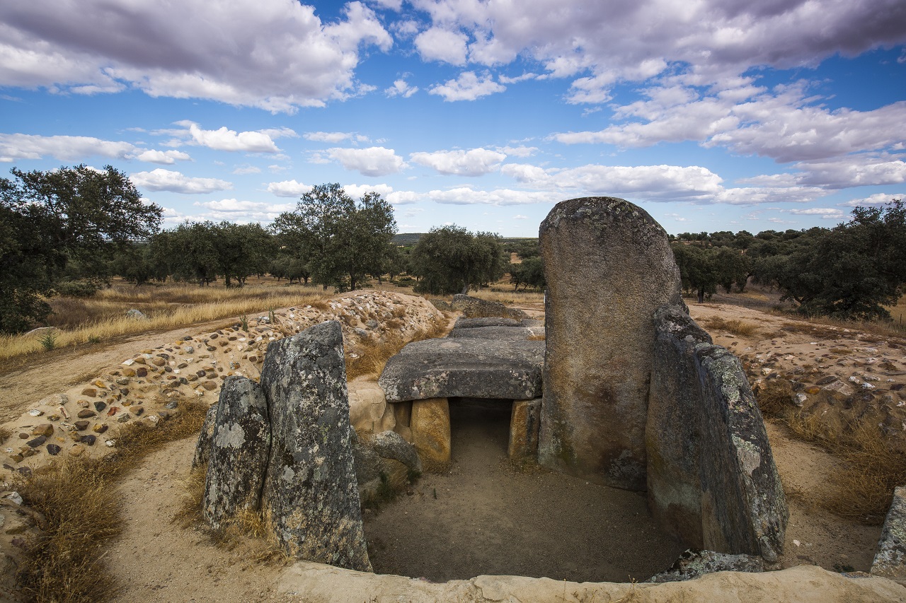 Tesoros ocultos (Dolmen de Lácara)