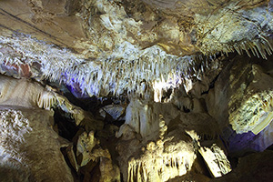 Fuentes de León Caves