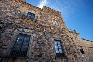 Palacio de los Golfines de Arriba
